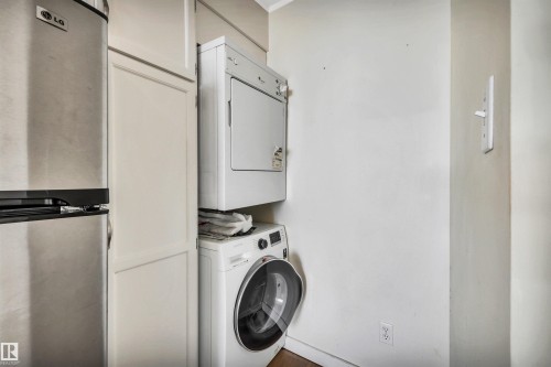 #304 8149 111 St Nw, Edmonton, AB - Indoor Photo Showing Laundry Room