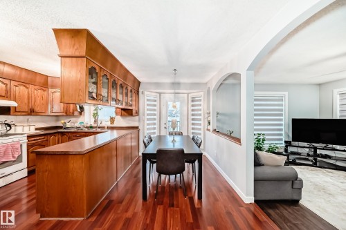 6223 162B Ave Nw, Edmonton, AB - Indoor Photo Showing Kitchen