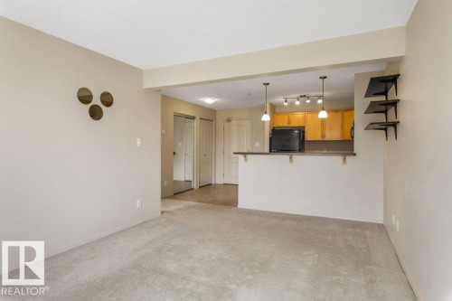 #203 5951 165 Av Nw, Edmonton, AB - Indoor Photo Showing Kitchen