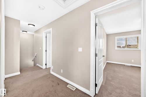 #54 12050 17 Av Sw, Edmonton, AB - Indoor Photo Showing Other Room