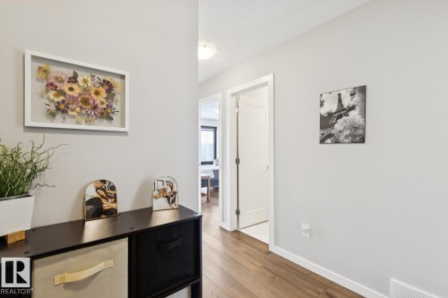 #9 1304 Rutherford Rd Sw, Edmonton, AB - Indoor