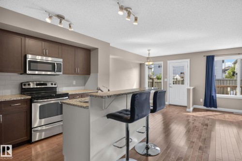 1107 177 Street Sw, Edmonton, AB - Indoor Photo Showing Kitchen