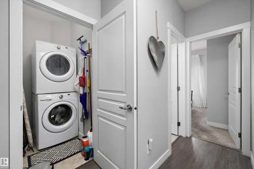 #402 2229 44 Av Nw, Edmonton, AB - Indoor Photo Showing Laundry Room