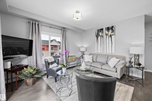 #402 2229 44 Av Nw, Edmonton, AB - Indoor Photo Showing Living Room