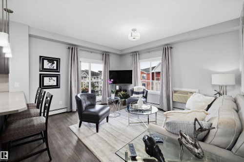 #402 2229 44 Av Nw, Edmonton, AB - Indoor Photo Showing Living Room