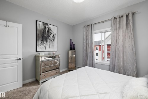 #402 2229 44 Av Nw, Edmonton, AB - Indoor Photo Showing Bedroom