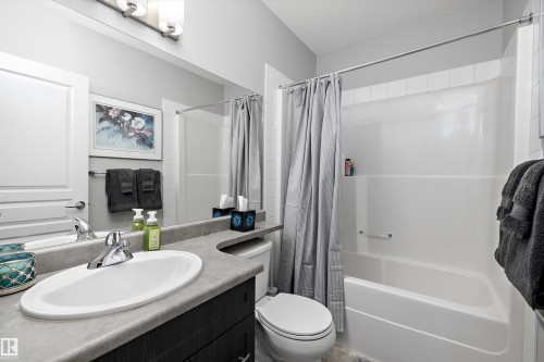 #402 2229 44 Av Nw, Edmonton, AB - Indoor Photo Showing Bathroom