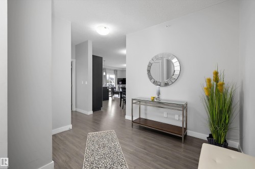 #402 2229 44 Av Nw, Edmonton, AB - Indoor Photo Showing Other Room