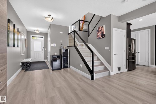 3617 Claxton Place Sw, Edmonton, AB - Indoor Photo Showing Other Room