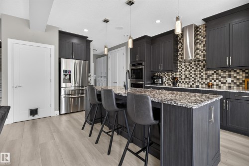 3617 Claxton Place Sw, Edmonton, AB - Indoor Photo Showing Kitchen With Upgraded Kitchen
