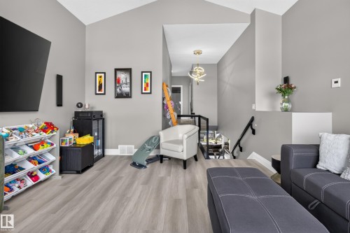 3617 Claxton Place Sw, Edmonton, AB - Indoor