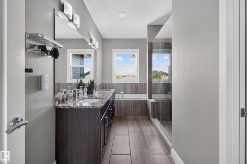 3617 Claxton Place Sw, Edmonton, AB - Indoor