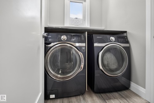 3617 Claxton Place Sw, Edmonton, AB - Indoor Photo Showing Laundry Room