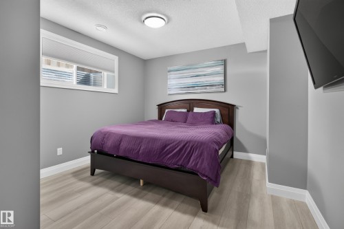 3617 Claxton Place Sw, Edmonton, AB - Indoor Photo Showing Bedroom
