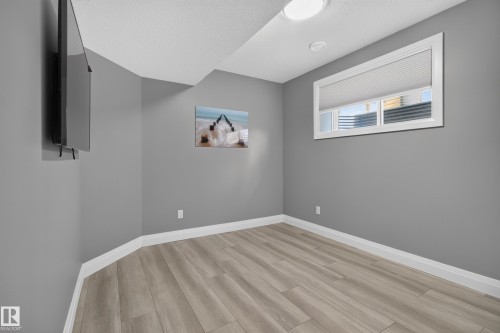 3617 Claxton Place Sw, Edmonton, AB - Indoor Photo Showing Other Room