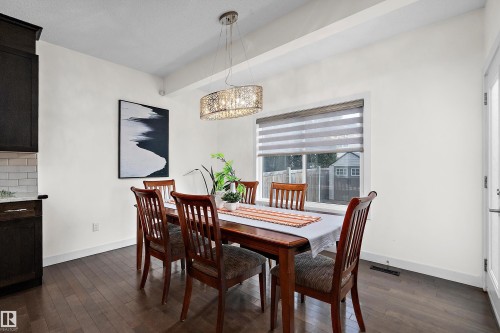 15832 11 Avenue Sw, Edmonton, AB - Indoor Photo Showing Dining Room