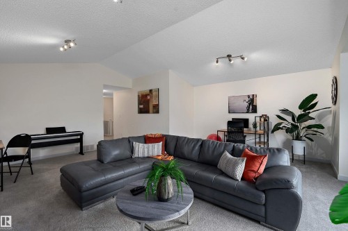 15832 11 Avenue Sw, Edmonton, AB - Indoor Photo Showing Living Room