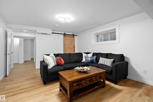 15832 11 Avenue Sw, Edmonton, AB - Indoor Photo Showing Living Room