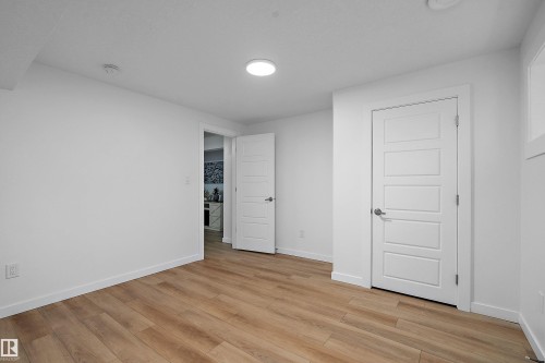 15832 11 Avenue Sw, Edmonton, AB - Indoor Photo Showing Other Room