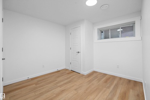 15832 11 Avenue Sw, Edmonton, AB - Indoor Photo Showing Other Room