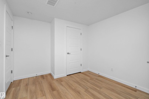 15832 11 Avenue Sw, Edmonton, AB - Indoor Photo Showing Other Room