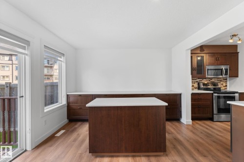 5964 164 Avenue Nw, Edmonton, AB - Indoor Photo Showing Kitchen