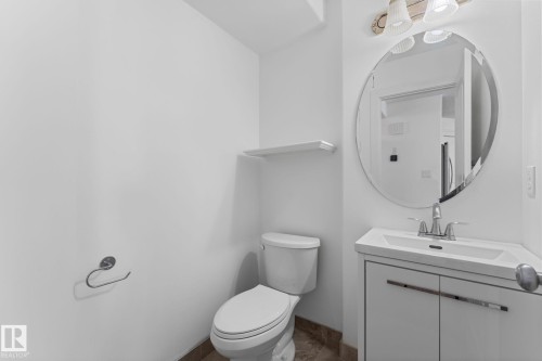 5964 164 Avenue Nw, Edmonton, AB - Indoor Photo Showing Bathroom