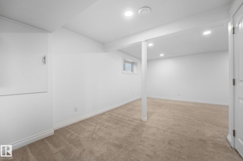 5964 164 Avenue Nw, Edmonton, AB - Indoor Photo Showing Other Room