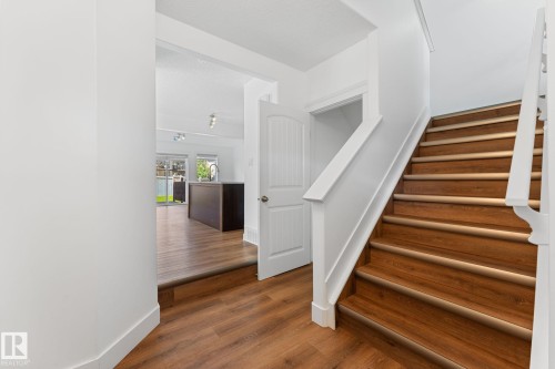 5964 164 Avenue Nw, Edmonton, AB - Indoor Photo Showing Other Room