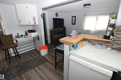 5404 52 Street, Clyde, AB - Indoor