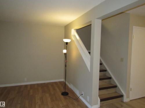 1692 37 Street Nw, Edmonton, AB - Indoor Photo Showing Other Room