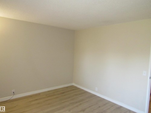 1692 37 Street Nw, Edmonton, AB - Indoor Photo Showing Other Room
