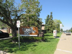 1692 37 Street NW  Edmonton, AB T6L 2R7
