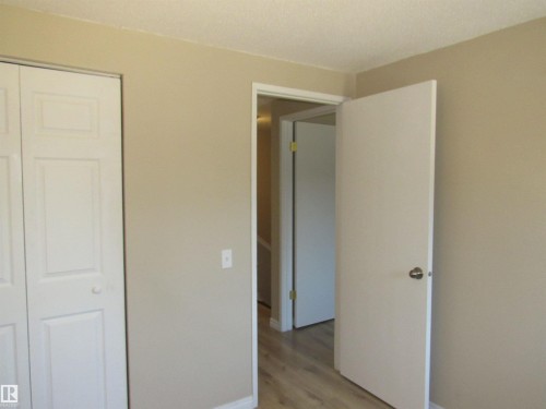 1692 37 Street Nw, Edmonton, AB - Indoor Photo Showing Other Room