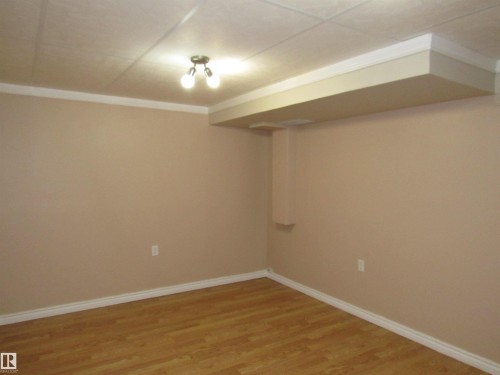 1692 37 Street Nw, Edmonton, AB - Indoor Photo Showing Other Room