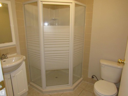 1692 37 Street Nw, Edmonton, AB - Indoor Photo Showing Bathroom