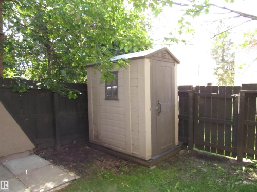 1692 37 Street Nw, Edmonton, AB - Outdoor