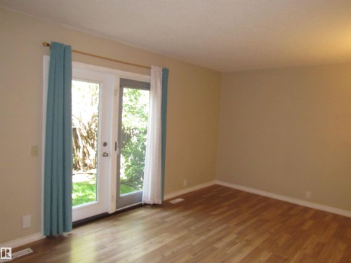 1692 37 Street Nw, Edmonton, AB - Indoor Photo Showing Other Room