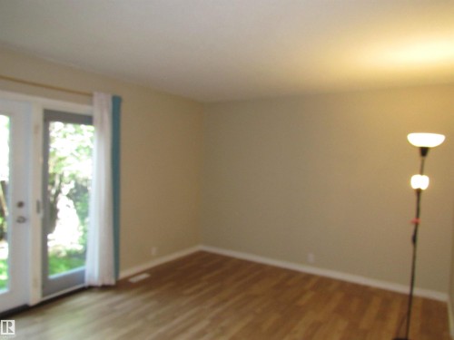 1692 37 Street Nw, Edmonton, AB - Indoor Photo Showing Other Room