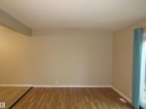 1692 37 Street Nw, Edmonton, AB - Indoor Photo Showing Other Room