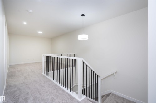 2623 5 Avenue Sw, Edmonton, AB - Indoor Photo Showing Other Room