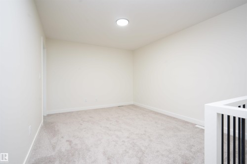 2623 5 Avenue Sw, Edmonton, AB - Indoor Photo Showing Other Room