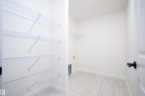 2623 5 Avenue Sw, Edmonton, AB - Indoor With Storage