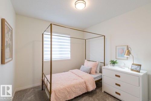 144 Pierwyck Loop, Spruce Grove, AB - Indoor Photo Showing Bedroom