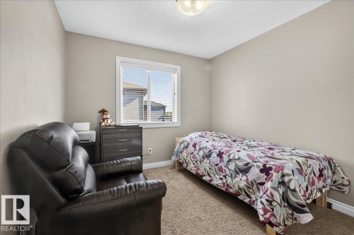 5110 168A Avenue Nw, Edmonton, AB - Indoor Photo Showing Bedroom