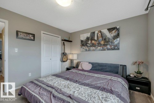 723 Secord Boulevard Nw, Edmonton, AB - Indoor Photo Showing Bedroom