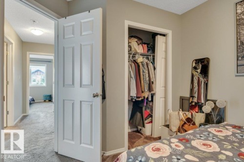 723 Secord Boulevard Nw, Edmonton, AB - Indoor Photo Showing Bedroom