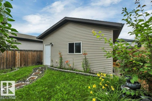 723 Secord Boulevard Nw, Edmonton, AB - Outdoor With Exterior