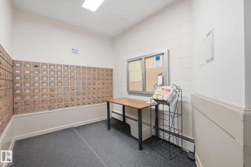 #1413 13910 Stony Plain Rd Nw, Edmonton, AB - Indoor Photo Showing Other Room