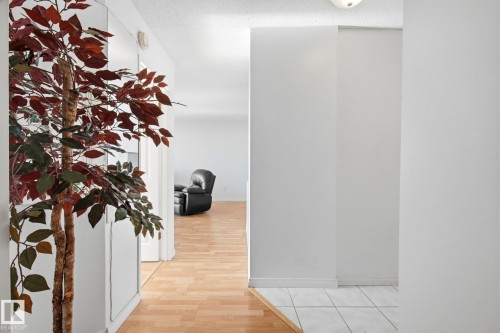 #1413 13910 Stony Plain Rd Nw, Edmonton, AB - Indoor Photo Showing Other Room